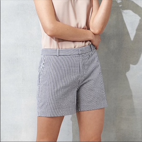 NWOT Banana Republic Weekend Striped Shorts 4 / 7 inch - Picture 1 of 8